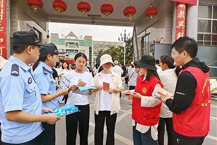 Người truyền thông: Một số cầu thủ quy hóa Hồng Kông Trung Quốc làm tâm lý đội Trung Quốc, trọng tài không phán phạt nhiều